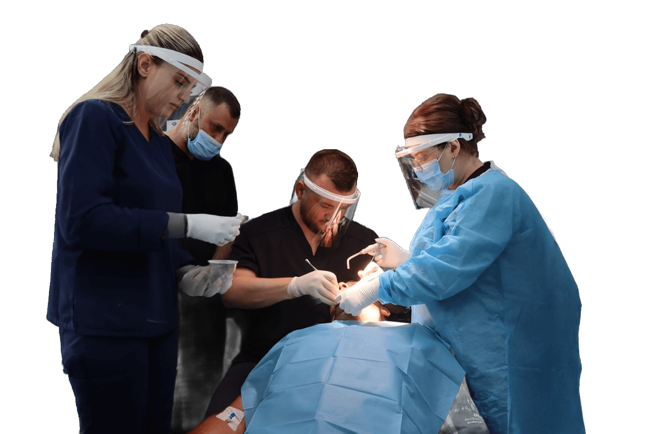 Dr. Andi Mavriqi, ekspert në implantologji dhe estetikë dentare në Tiranë, ofron trajtime moderne me teknologji 3D dhe rezultate natyrale.